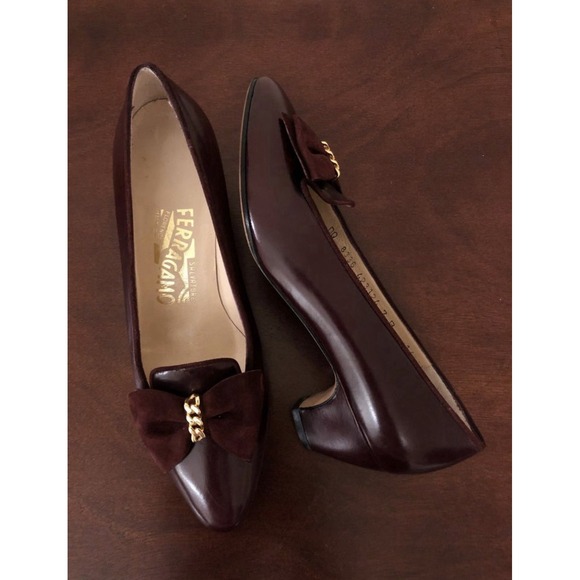 Salvatore Ferragamo Shoes - Salvatore Ferragamo Women's Pumps Soffio Bordeaux Bow W Chain 9AA Saks Exclusive